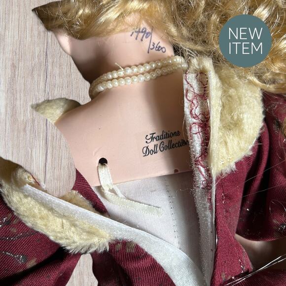 “27″ Tall Vintage ‘Traditions Doll Collection’ Porcelain Victorian Girl Blond - Picture 3 of 4